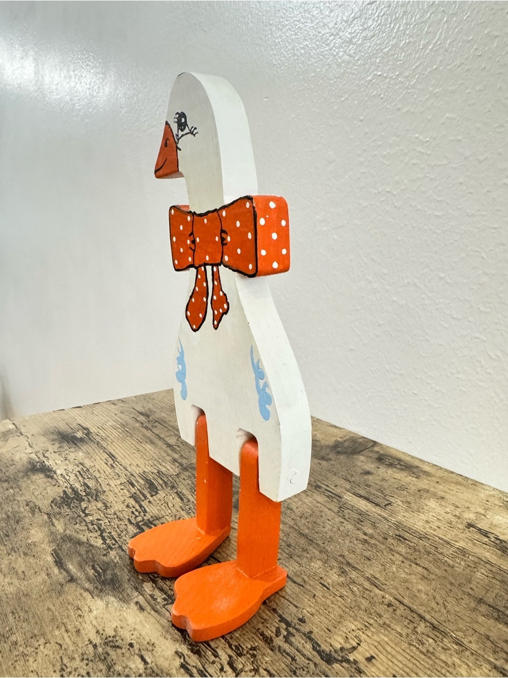 Wooden Goose Shelf Sitter Orange Polka Dot Bow Dangling Legs - Picture 7 of 8